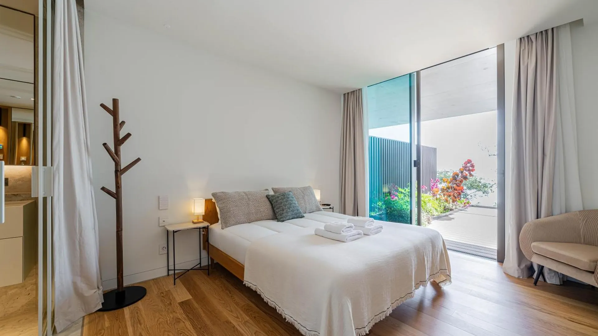 Savoy Residence Monumentalis 2B Or Not 2B By Lm&Ac Signature Funchal  Appartement